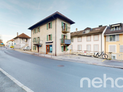 Exclusif: immeuble mixte dans la rue centrale image 1