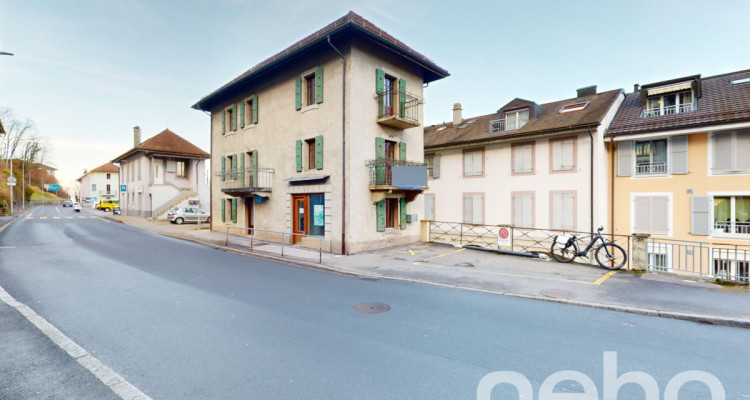 Exclusif: immeuble mixte dans la rue centrale image 1