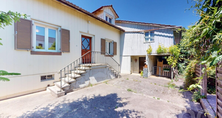 6.5-Zimmer Einfamilienhaus mit sonnigem Garten und viel Potential image 2