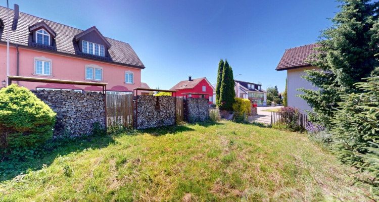 6.5-Zimmer Einfamilienhaus mit sonnigem Garten und viel Potential image 4