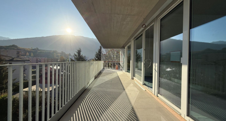 Magnifique Attique 4,5 neuf avec vue panoramique et terrasse de 55 m2 sud-est image 7