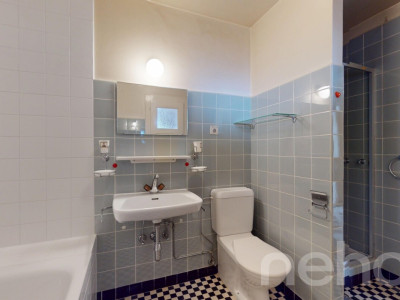 VIVEZ AU CALME, FACE AU LAC, AUX PORTES DE LAUSANNE image 10