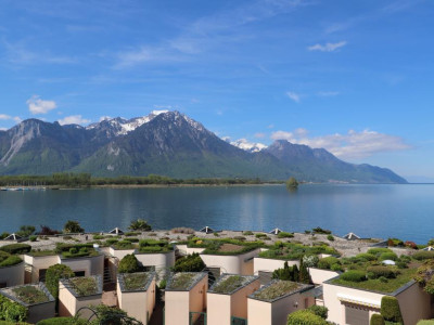 AU BORD DU LAC AVEC VUE PANORAMIQUE image 5