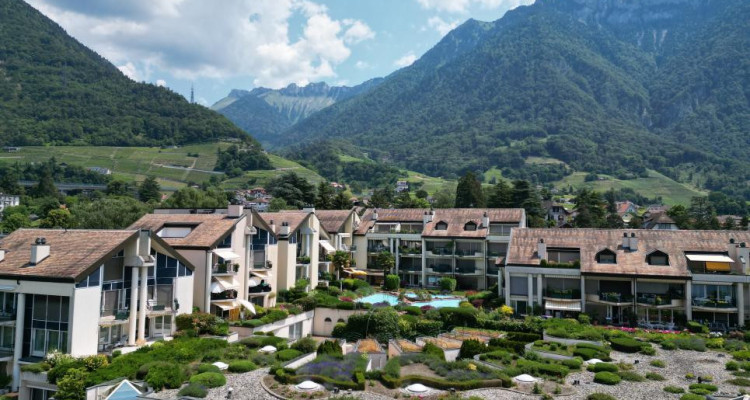 AU BORD DU LAC AVEC VUE PANORAMIQUE image 4