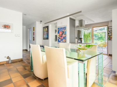 Exklusives EFH in Grabs mit Naturpool & Aussicht in Toplage image 7