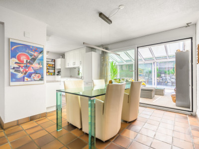 Exklusives EFH in Grabs mit Naturpool & Aussicht in Toplage image 8