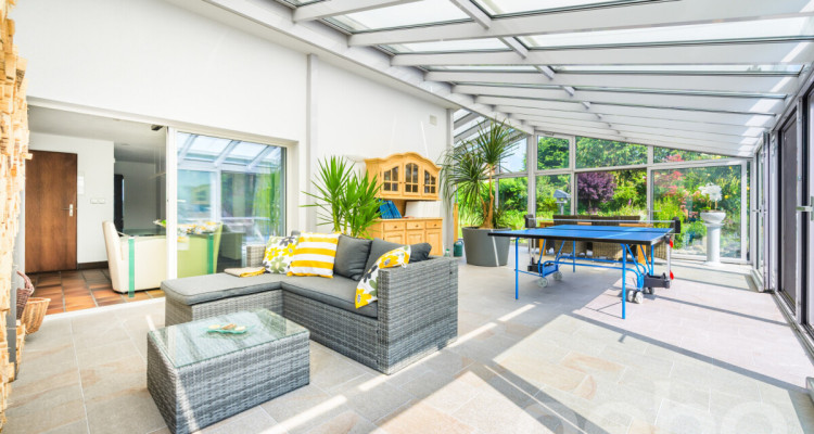 Exklusives EFH in Grabs mit Naturpool & Aussicht in Toplage image 9