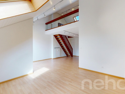 Renovierte 2.5-Zimmer-Attikawohnung in ruhiger Lage mit Balkon image 9