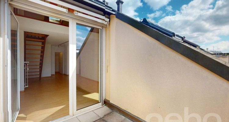 Renovierte 2.5-Zimmer-Attikawohnung in ruhiger Lage mit Balkon image 12