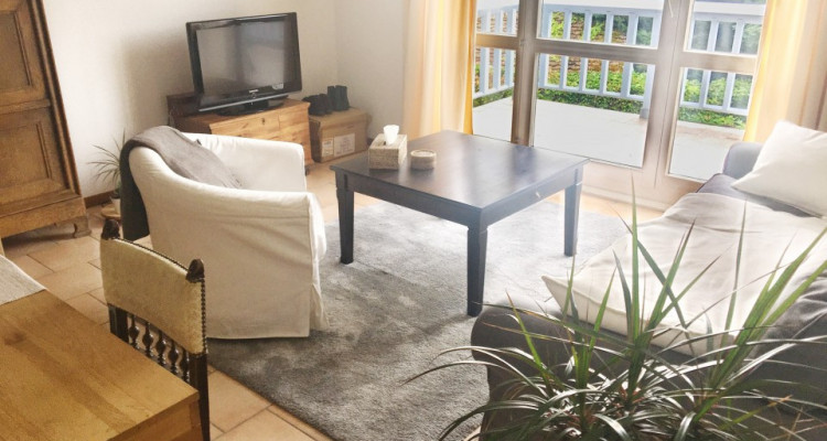 A louer : Grand appartement 2,5 pièces au calme à Crans-près-Céligny image 1