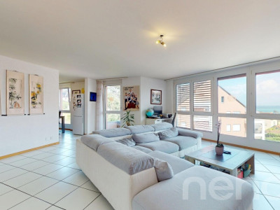 Appartement rénové de 4,5 pièces avec vue  sur le lac ! image 4