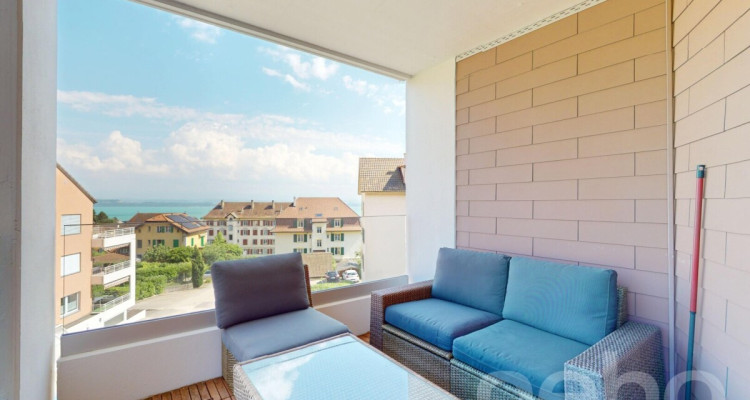 Appartement rénové de 4,5 pièces avec vue  sur le lac ! image 2