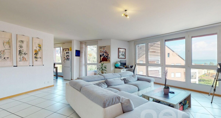 Appartement rénové de 4,5 pièces avec vue  sur le lac ! image 4