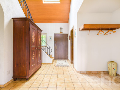 Grosszügiges Einfamilienhaus mit Weitblick und traumhaftem Garten image 4