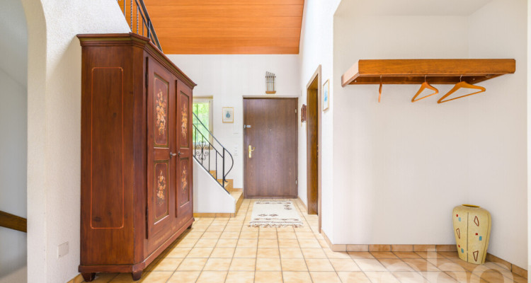 Grosszügiges Einfamilienhaus mit Weitblick und traumhaftem Garten image 4