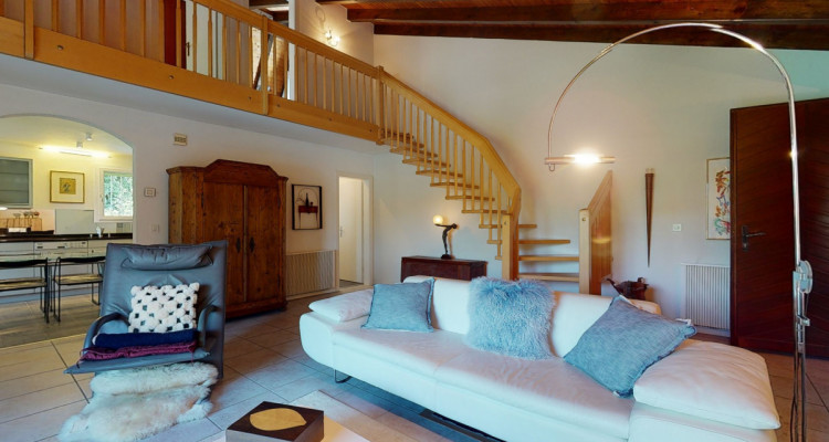 En exclusivité Belle villa avec piscine dans un écrin de verdure image 5