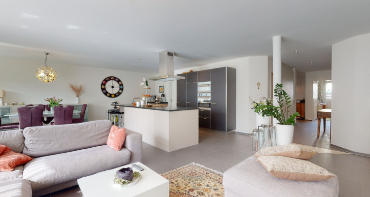 Modernes 5.5-Zimmer-Reiheneckhaus mit Garten an bevorzugter Lage image 1