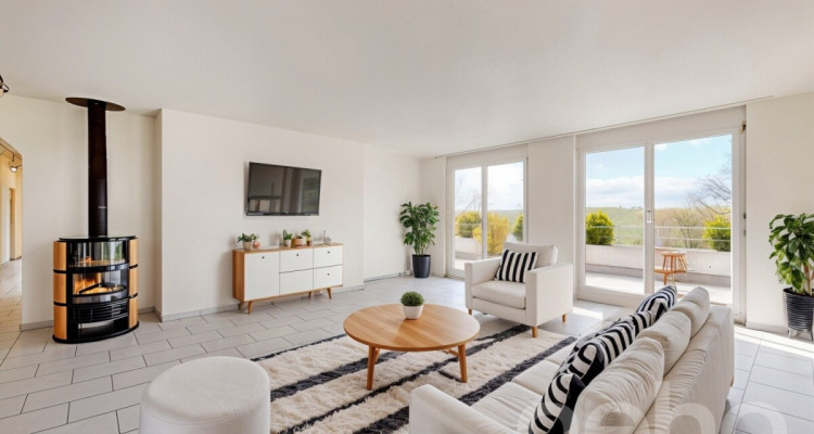 Grosszügige 5.5-Zimmer Terrassenwohnung in Düdingen image 2