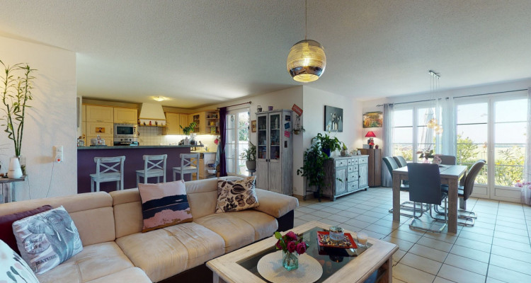 Rez-de-jardin avec piscine hors sol et vue totalement dégagée. image 1