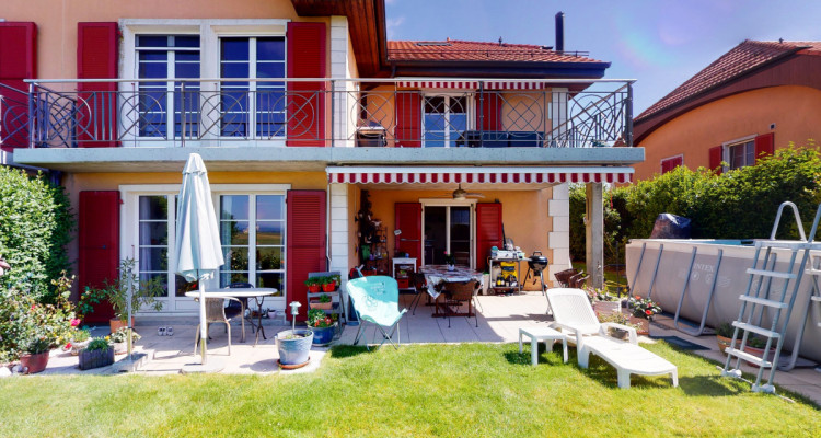 Rez-de-jardin avec piscine hors sol et vue totalement dégagée. image 3