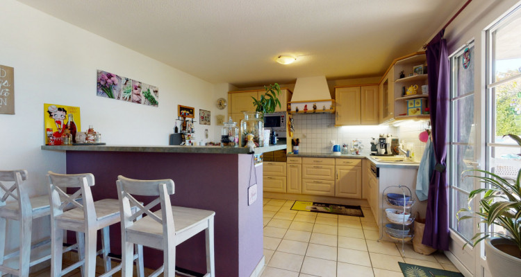 Rez-de-jardin avec piscine hors sol et vue totalement dégagée. image 5