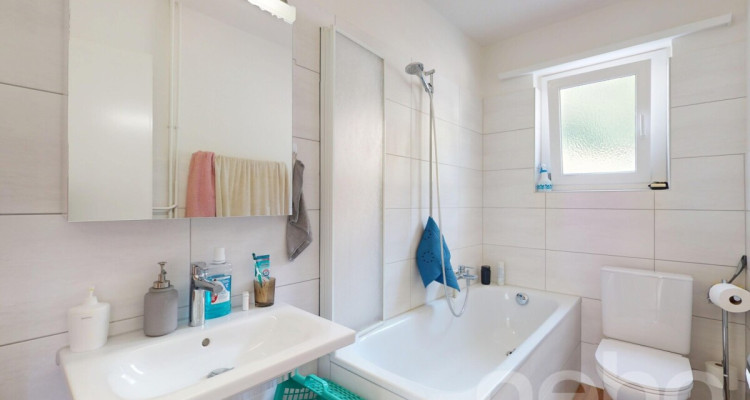 Immeuble locatif de rendement avec vue panoramique sur les montagnes image 10