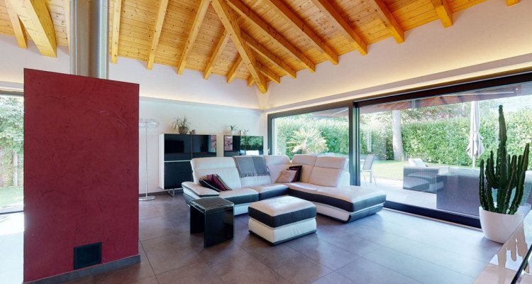 Superbe villa avec matériaux de qualité et finitions de standing image 12