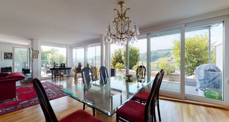 Hochwertiges 5.5 Zimmer Terrassenhaus mit traumhafter Aussicht image 4