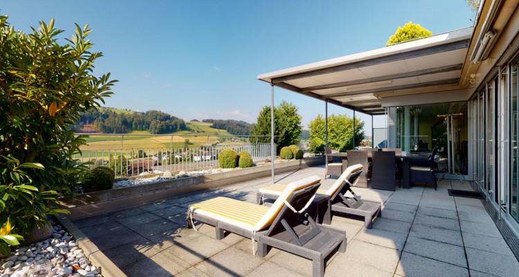 Hochwertiges 5.5 Zimmer Terrassenhaus mit traumhafter Aussicht image 3
