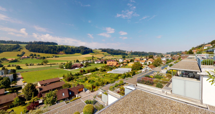Hochwertiges 5.5 Zimmer Terrassenhaus mit traumhafter Aussicht image 5