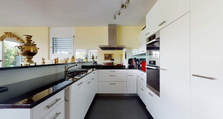 Hochwertiges 5.5 Zimmer Terrassenhaus mit traumhafter Aussicht image 2