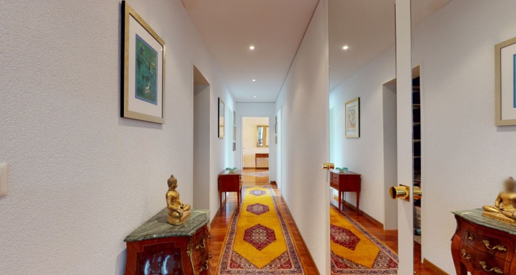 Hochwertiges 5.5 Zimmer Terrassenhaus mit traumhafter Aussicht image 8