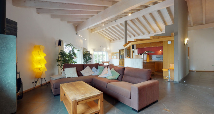 Maison familiale avec terrasse et jardin image 1