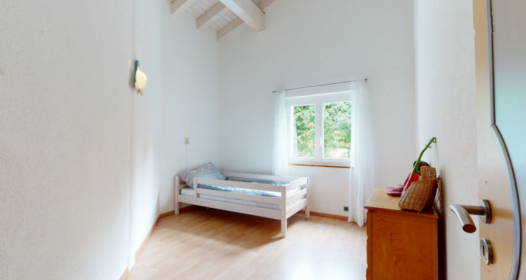 Maison familiale avec terrasse et jardin image 6