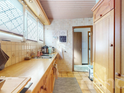 Grosszügiges Haus mit Garten, Garage & viel Platz für Familie & Büro image 8