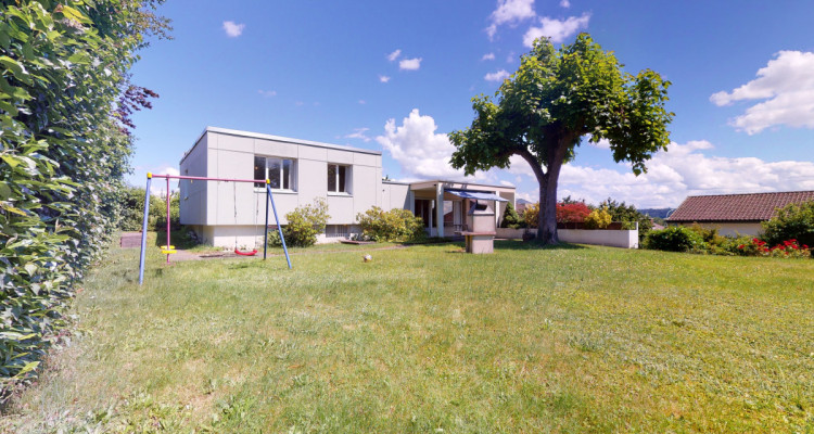 Spannendes 6.5 Zimmer Einfamilienhaus inklusive Baulandreserve image 1