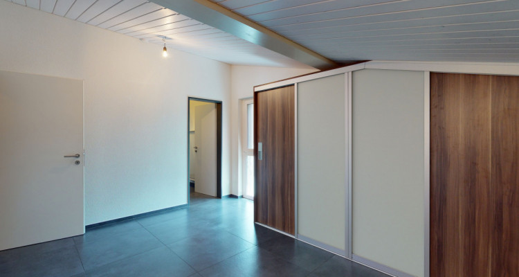 Neuwertige charmante Dachwohnung -  gehobener Ausbau, grosse Terrasse image 8