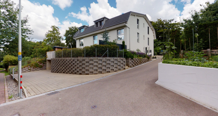 Neuwertige charmante Dachwohnung -  gehobener Ausbau, grosse Terrasse image 12