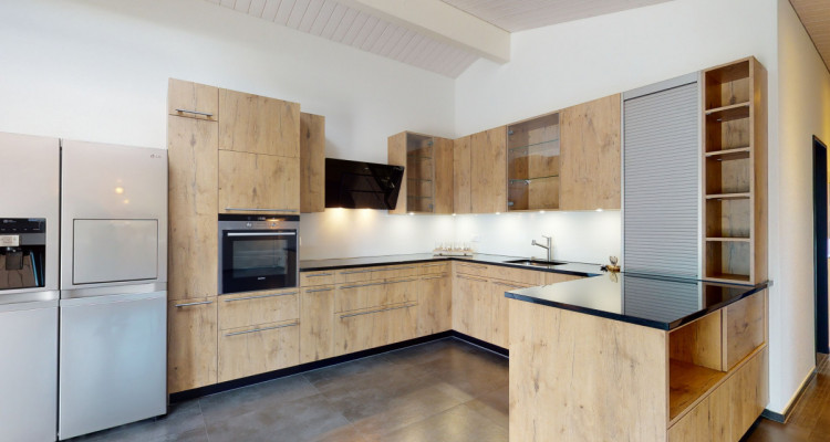 Neuwertige charmante Dachwohnung -  gehobener Ausbau, grosse Terrasse image 4