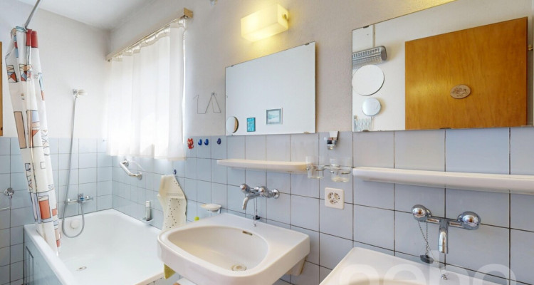 4-Zimmerhaus mit Cheminée und Weitblick in familienfreundlicher Lage image 7