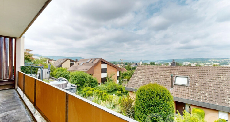 4-Zimmerhaus mit Cheminée und Weitblick in familienfreundlicher Lage image 9