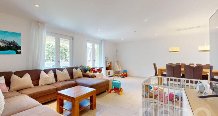 Familientraum mit Whirlpool, Garten, Terrassen und viel Platz image 2