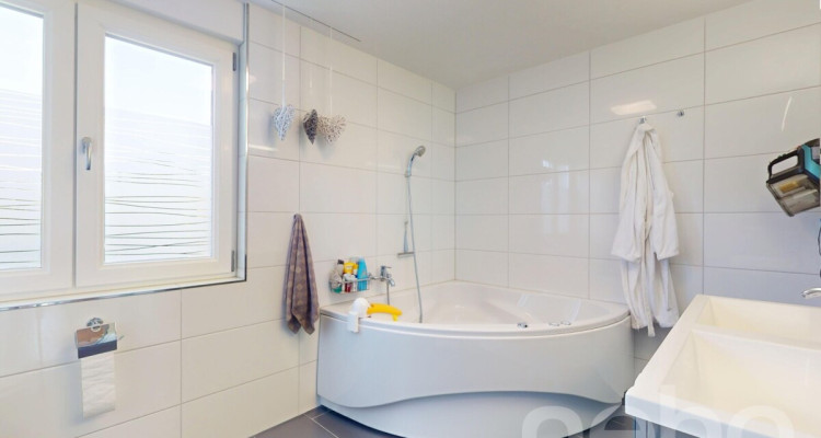 Familientraum mit Whirlpool, Garten, Terrassen und viel Platz image 8