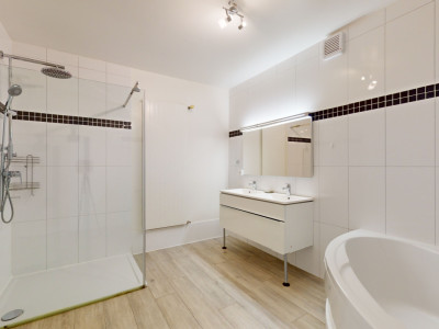 Merveilleux appartement  avec jardin ! image 5