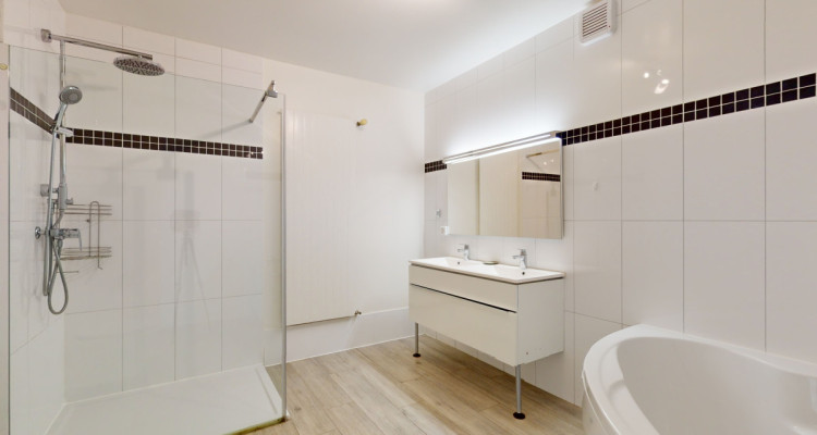 Merveilleux appartement  avec jardin ! image 5