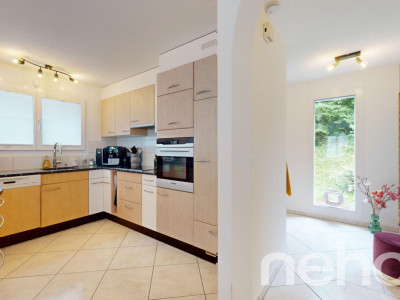 Lichtdurchfluteter Wohnkomfort mit Wintergarten und Weitsicht image 7