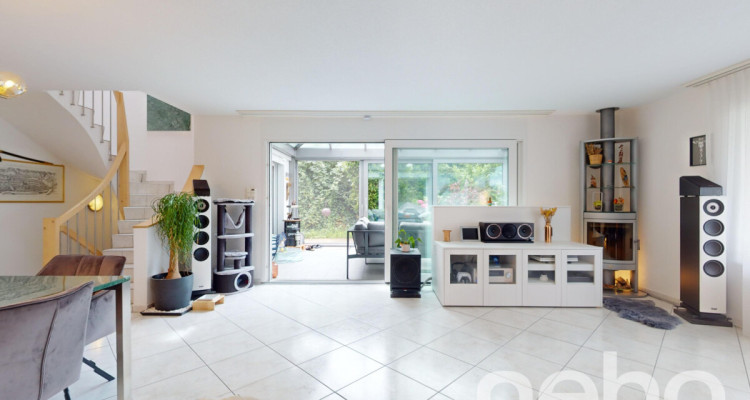 Lichtdurchfluteter Wohnkomfort mit Wintergarten und Weitsicht image 3