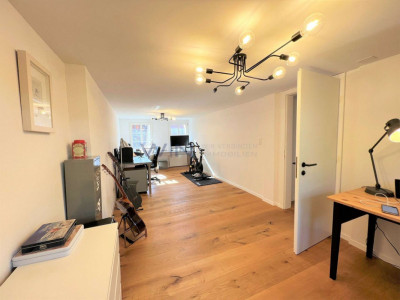 Charismatisch mit Holz-Wärme für Liebhaber image 4