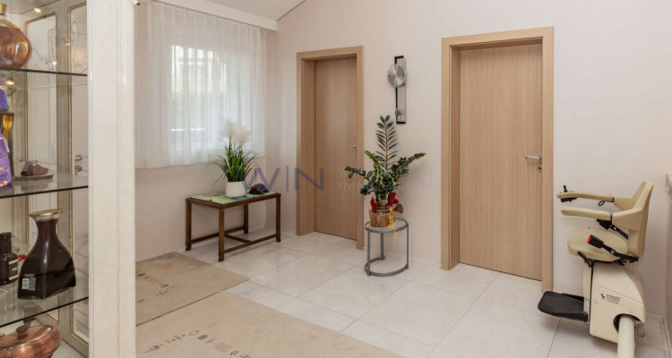 Eleganz trifft Funktion ? grosszügiges Zuhause mit Konzept image 7