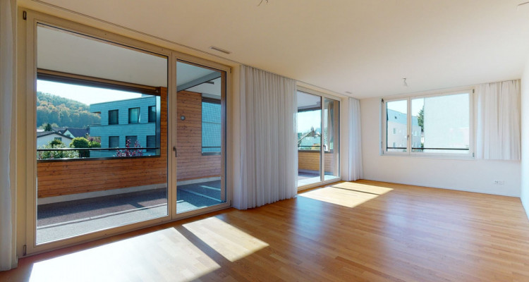 Helle und ruhig gelegene Wohnung mit grosser Loggia image 1